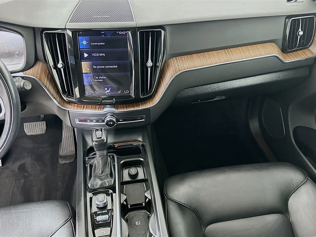 Used 2021 Volvo XC60 T5 Momentum w/ Premium Package image 20