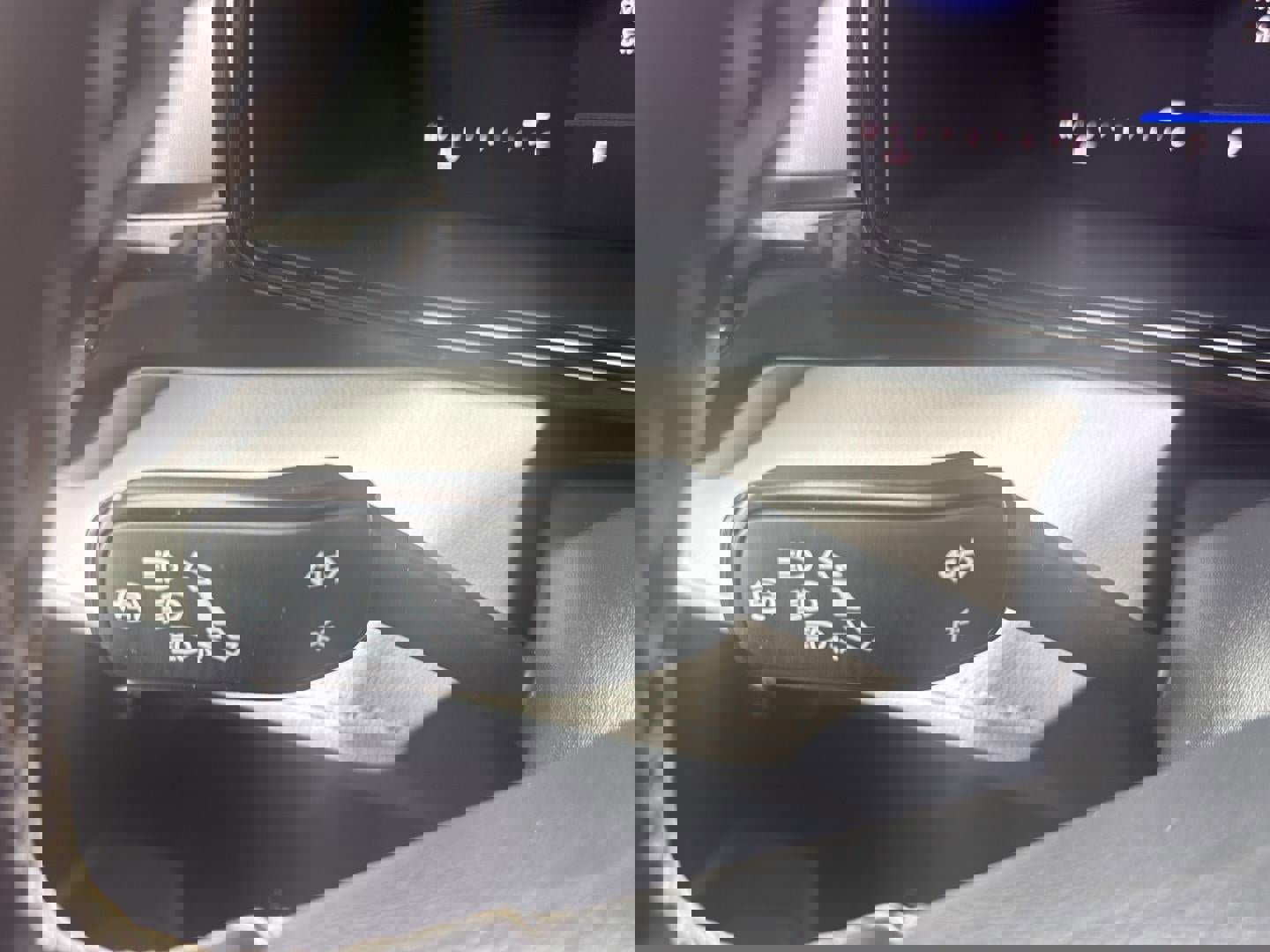 Used 2025 Volkswagen Taos S image 17