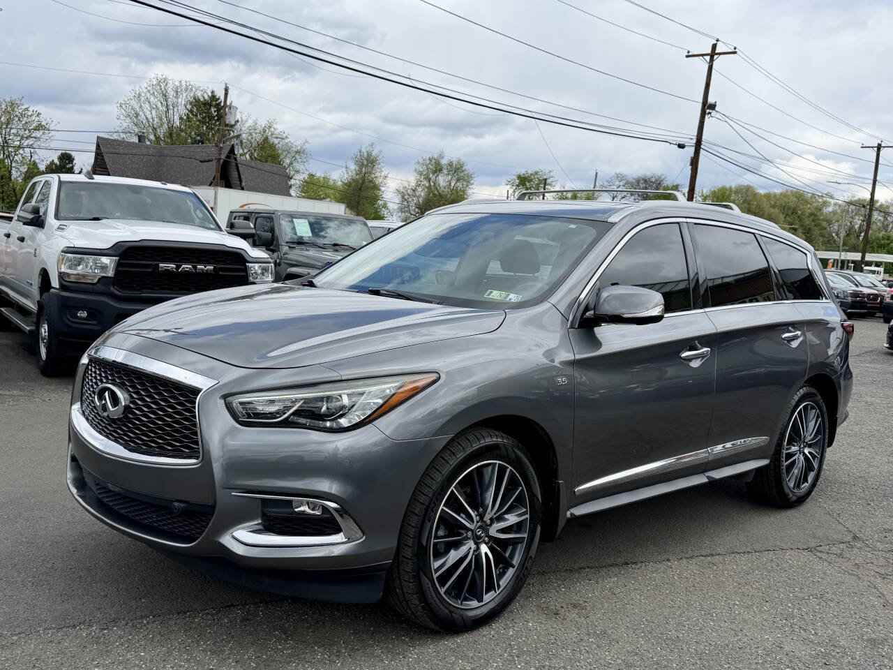 Used 2019 INFINITI QX60 Luxe w/ Sensory Package AWD/4WD image 9