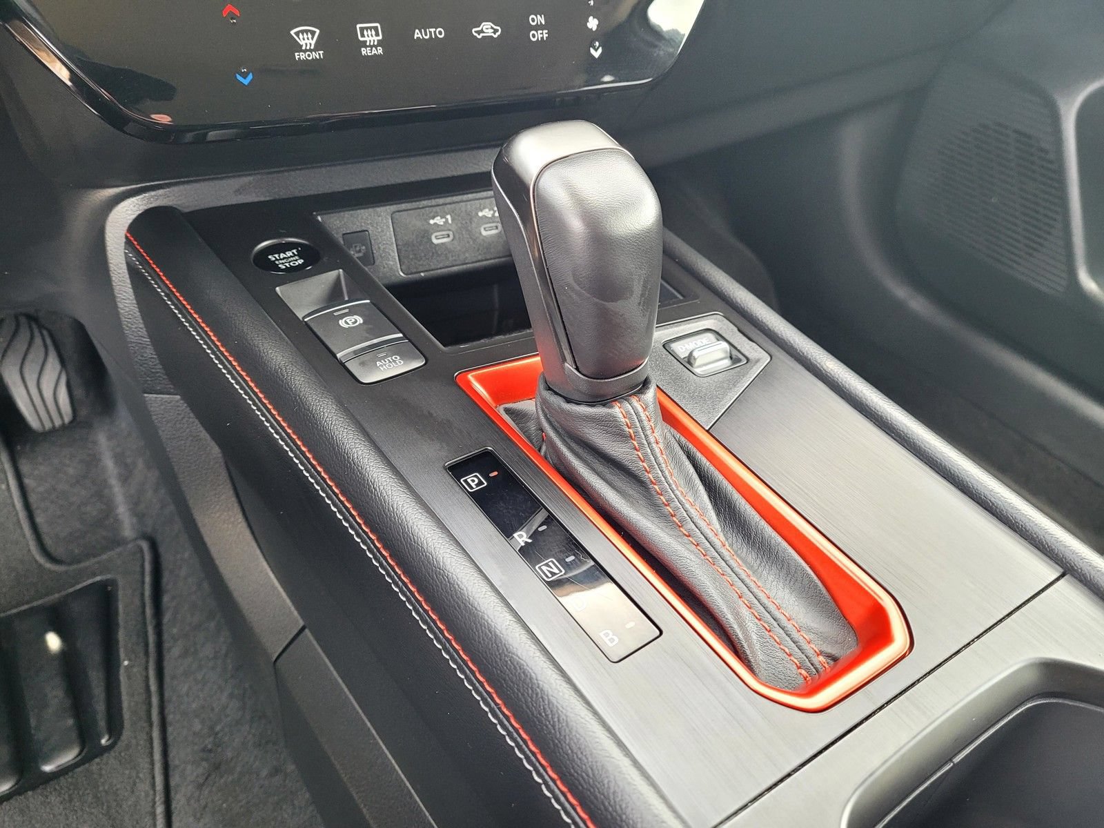Used 2025 Nissan Kicks SR FWD image 24