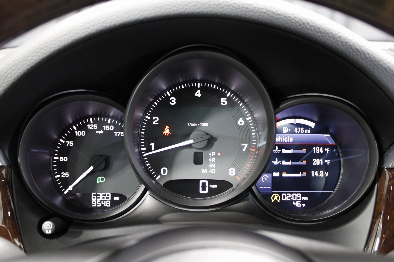 Certified 2025 Porsche Macan image 31