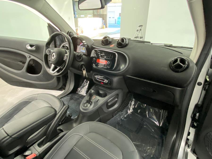 Used 2019 smart fortwo electric drive RWD image 26