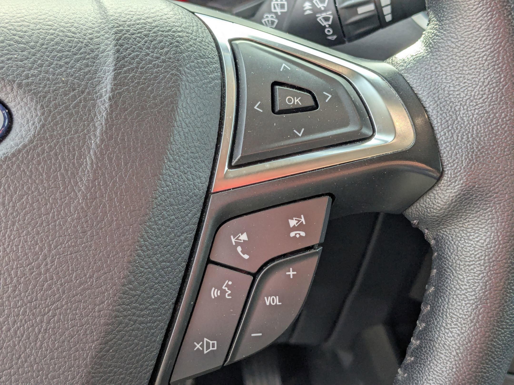 Used 2024 Ford Edge SEL w/ Convenience Package image 18