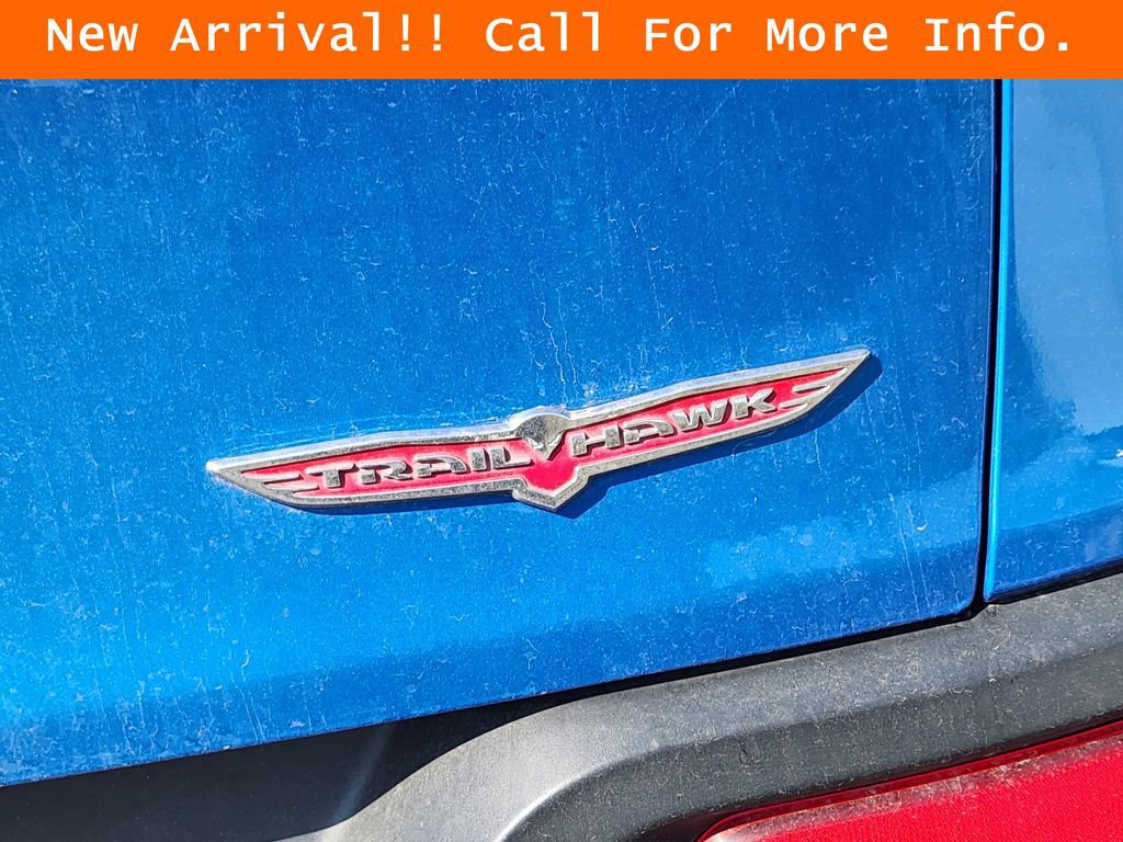 Used 2017 Jeep Cherokee Trailhawk w/ Comfort/Convenience Group AWD/4WD image 11