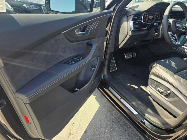 Used 2025 Audi SQ7 Premium Plus AWD/4WD image 24