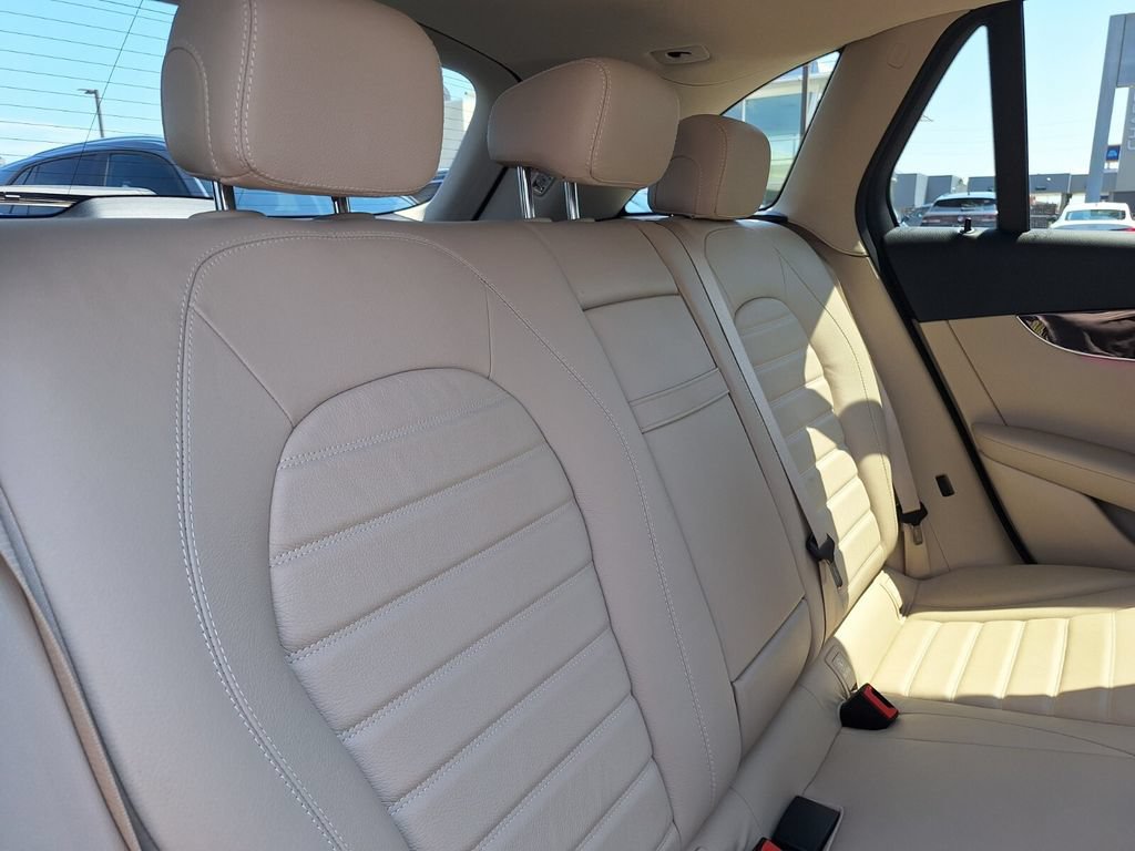 Used 2021 Mercedes-Benz GLC 300 image 26