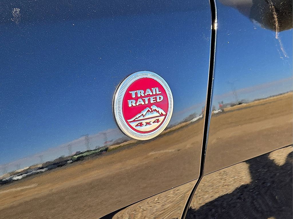 Used 2017 Jeep Grand Cherokee Trailhawk w/ Trailhawk Luxury Group image 12