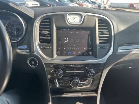 Used 2019 Chrysler 300 Touring L w/ Quick Order Package 22F AWD/4WD image 14
