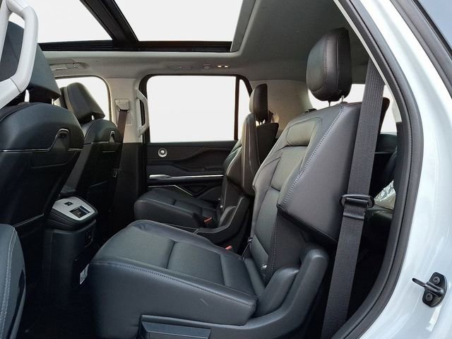 New 2025 Lincoln Navigator Reserve image 9