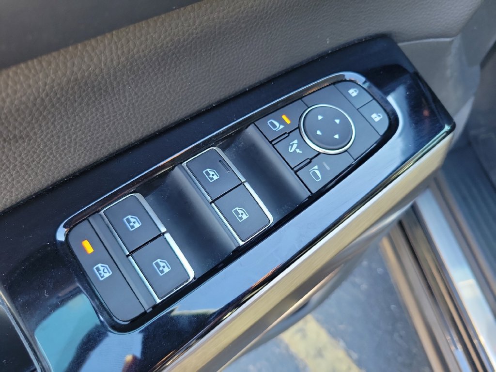 Used 2025 Nissan Pathfinder Platinum w/ Lighting Package (N92) AWD/4WD image 24