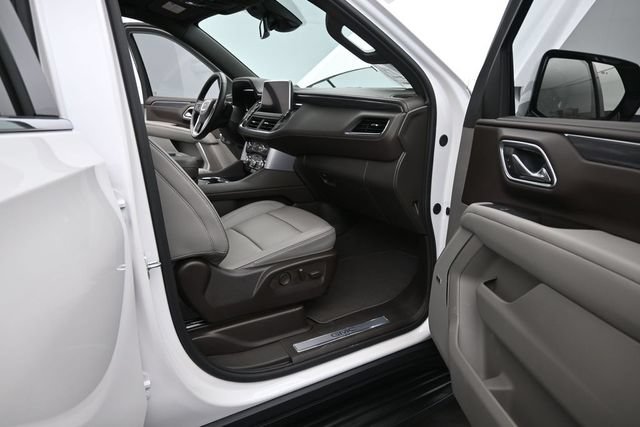 Used 2024 GMC Yukon XL SLT w/ SLT Luxury Package AWD/4WD image 19