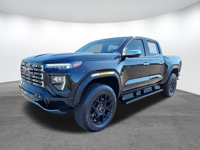 Used 2025 GMC Canyon Denali w/ LPO, Denali Black Edition image 3