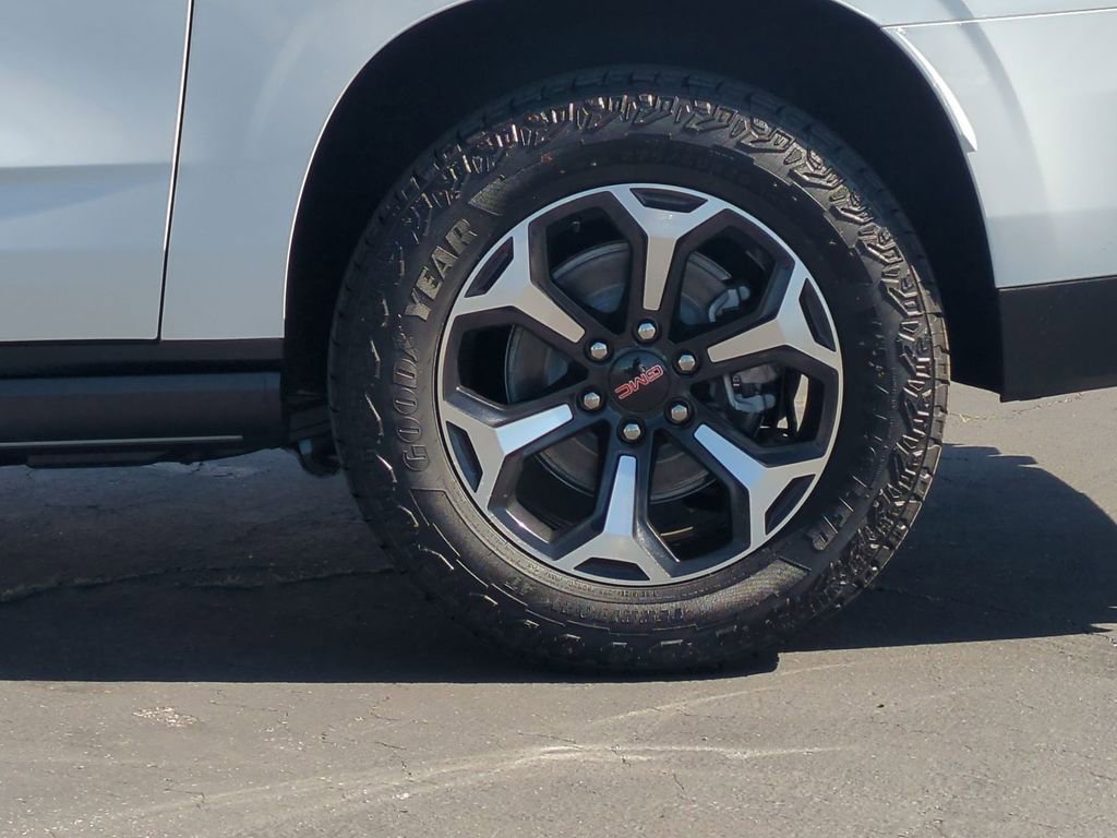 New 2026 GMC Yukon XL AT4 w/ AT4 Premium Plus Package image 39