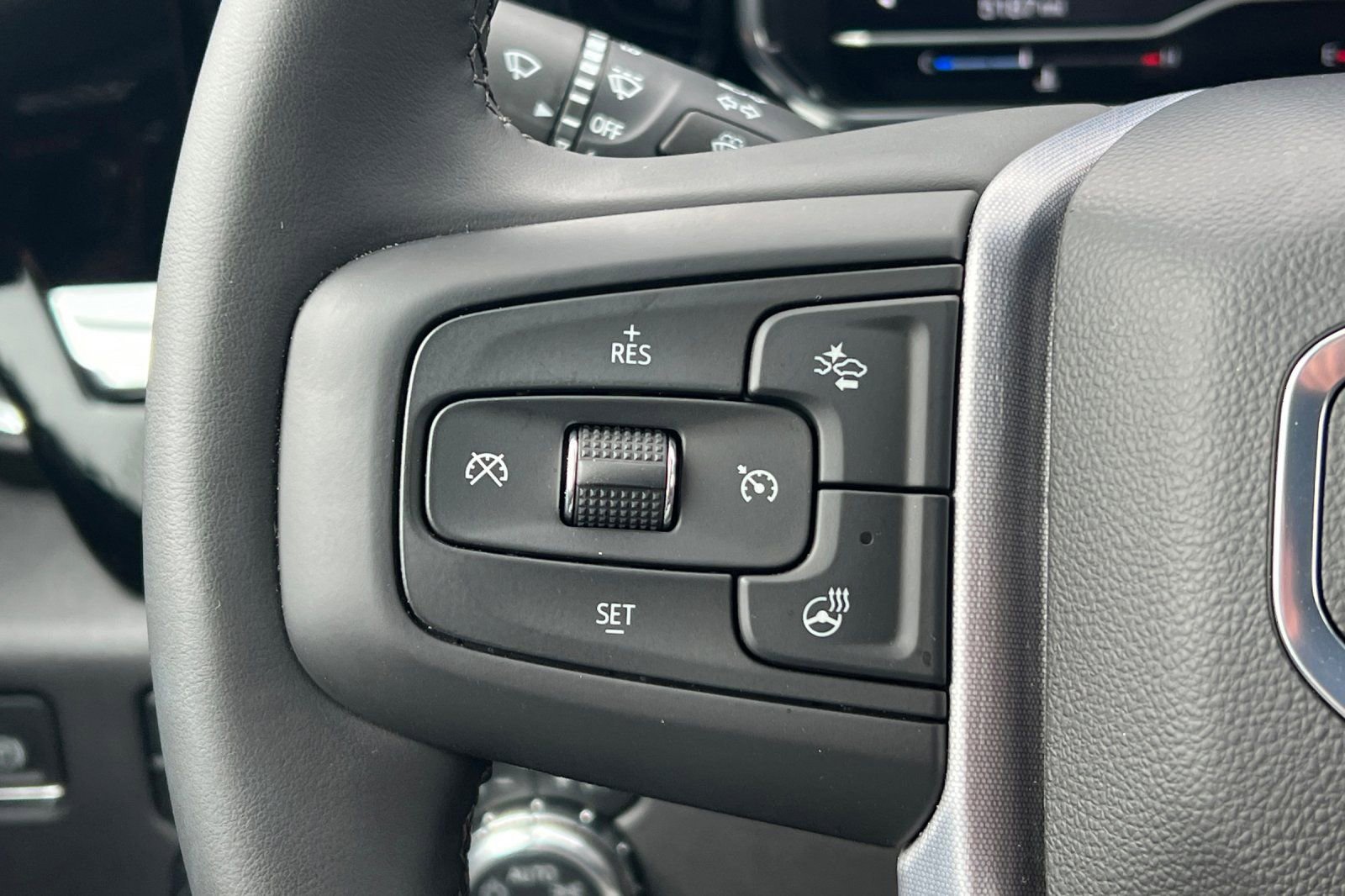 Used 2025 GMC Sierra 1500 SLE image 32