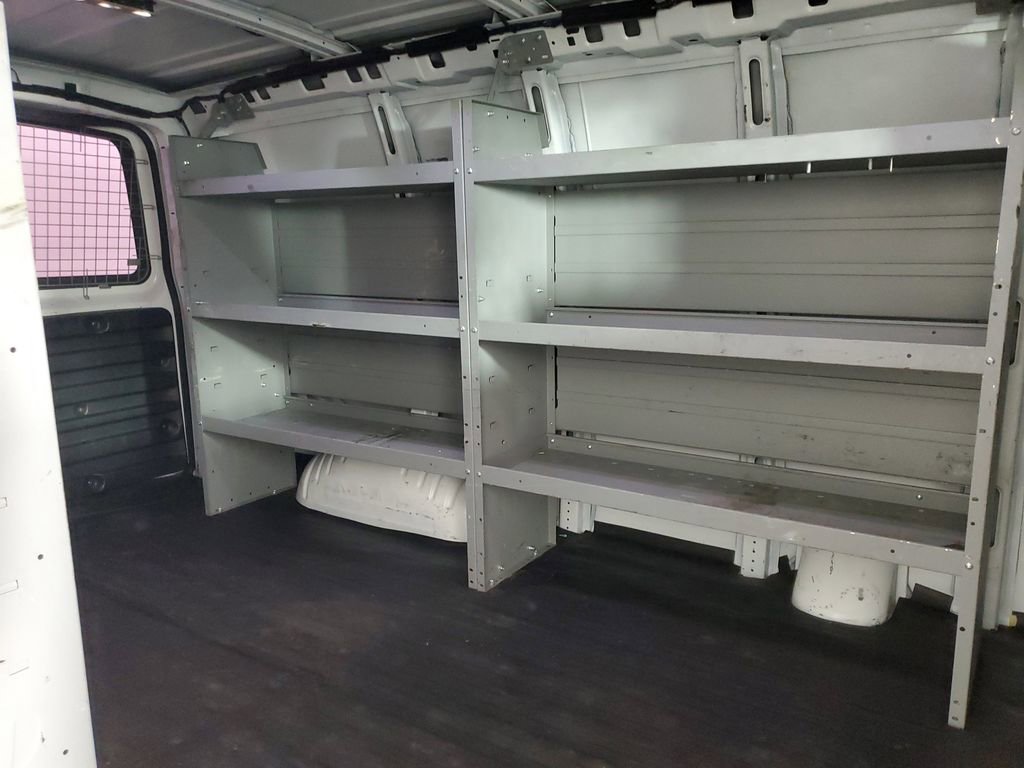Used 2018 Chevrolet Express 2500 w/ Driver Convenience Package image 10