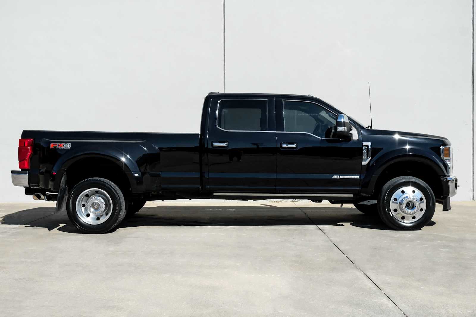 Used 2022 Ford F450 King Ranch w/ King Ranch Ultimate Package image 8