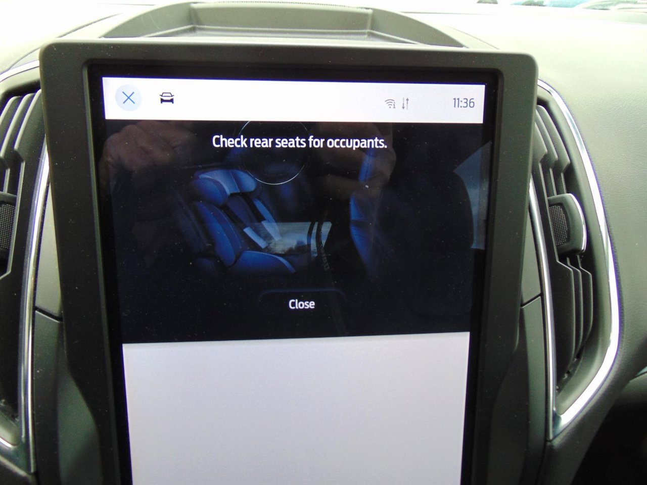 Used 2024 Ford Edge Titanium image 44