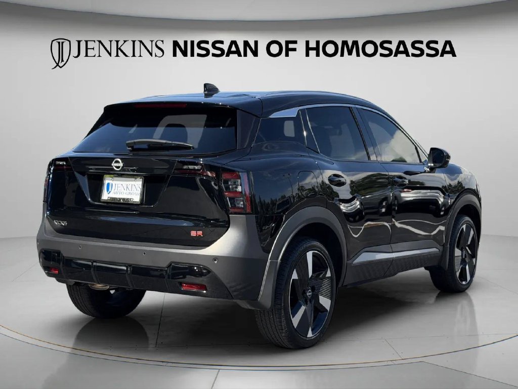 Used 2025 Nissan Kicks SR w/ SR Premium Package FWD image 3