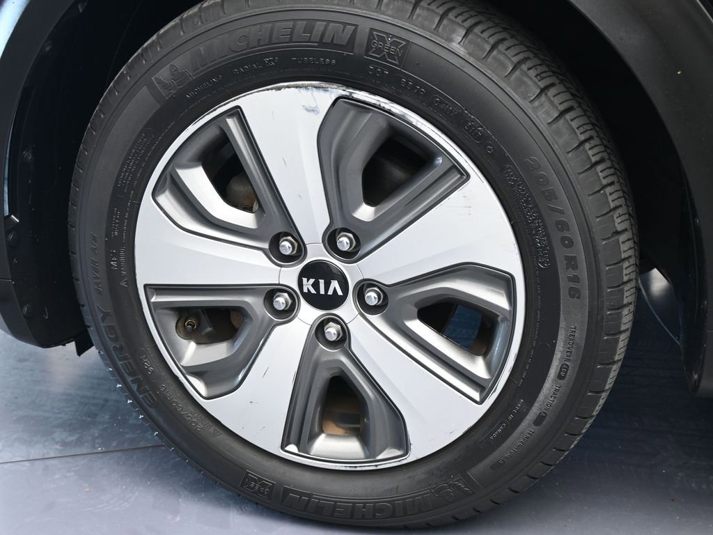 Used 2019 Kia Niro LX image 27