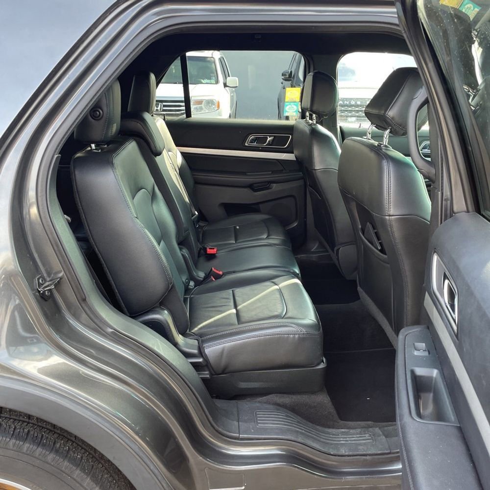 Used 2016 Ford Explorer XLT w/ Equipment Group 202A image 14