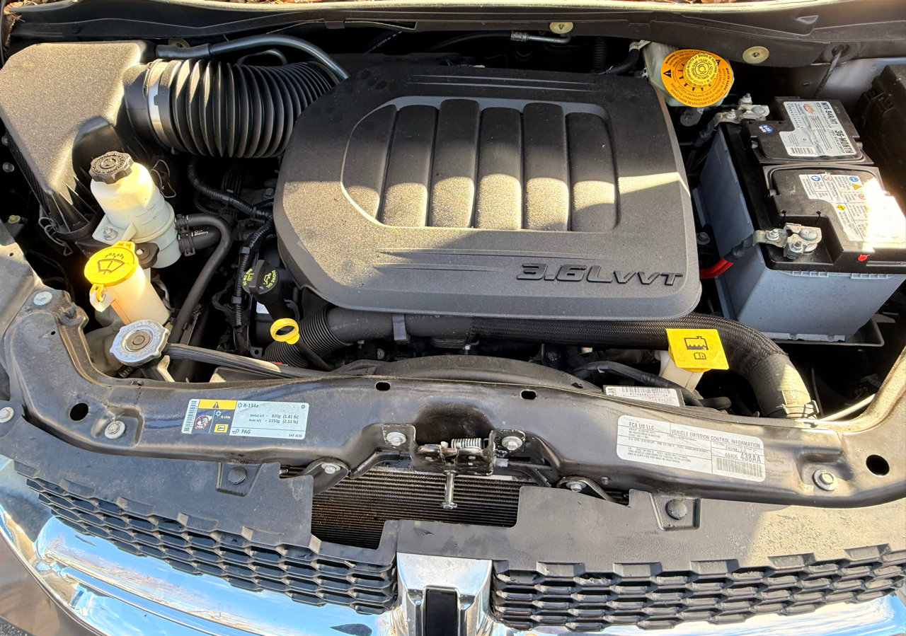 Used 2019 Dodge Grand Caravan SE w/ UConnect Hands-Free Group image 34