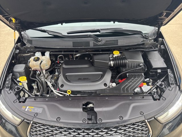 Used 2024 Chrysler Pacifica Touring-L image 9