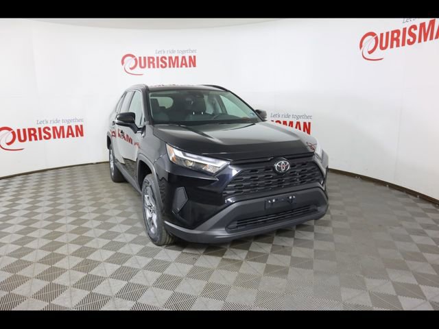 Used 2025 Toyota RAV4 XLE image 14