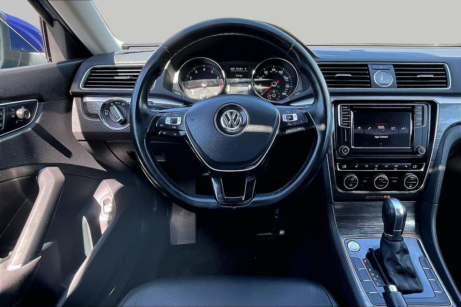 Used 2017 Volkswagen Passat 1.8T SE w/ SE Lighting Package FWD image 5