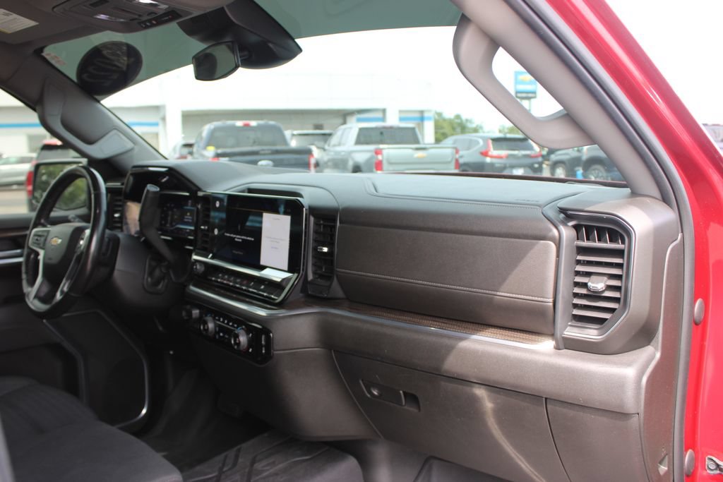 Used 2022 Chevrolet Silverado 1500 LT w/ Safety Package AWD/4WD image 31