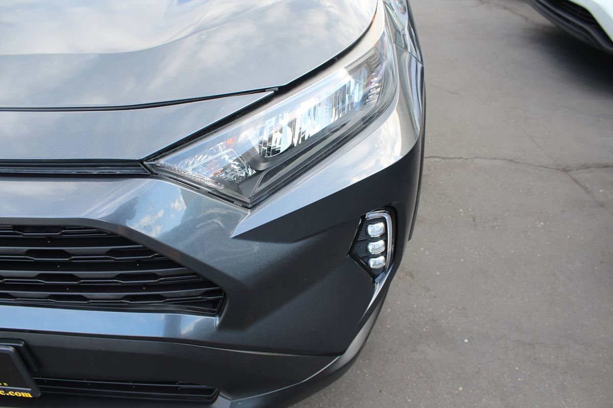 Used 2019 Toyota RAV4 LE w/ Carpet Mat Package FWD image 10