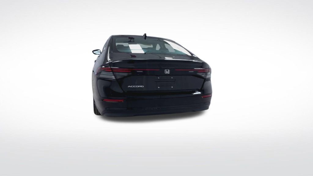 Used 2025 Honda Accord SE image 7