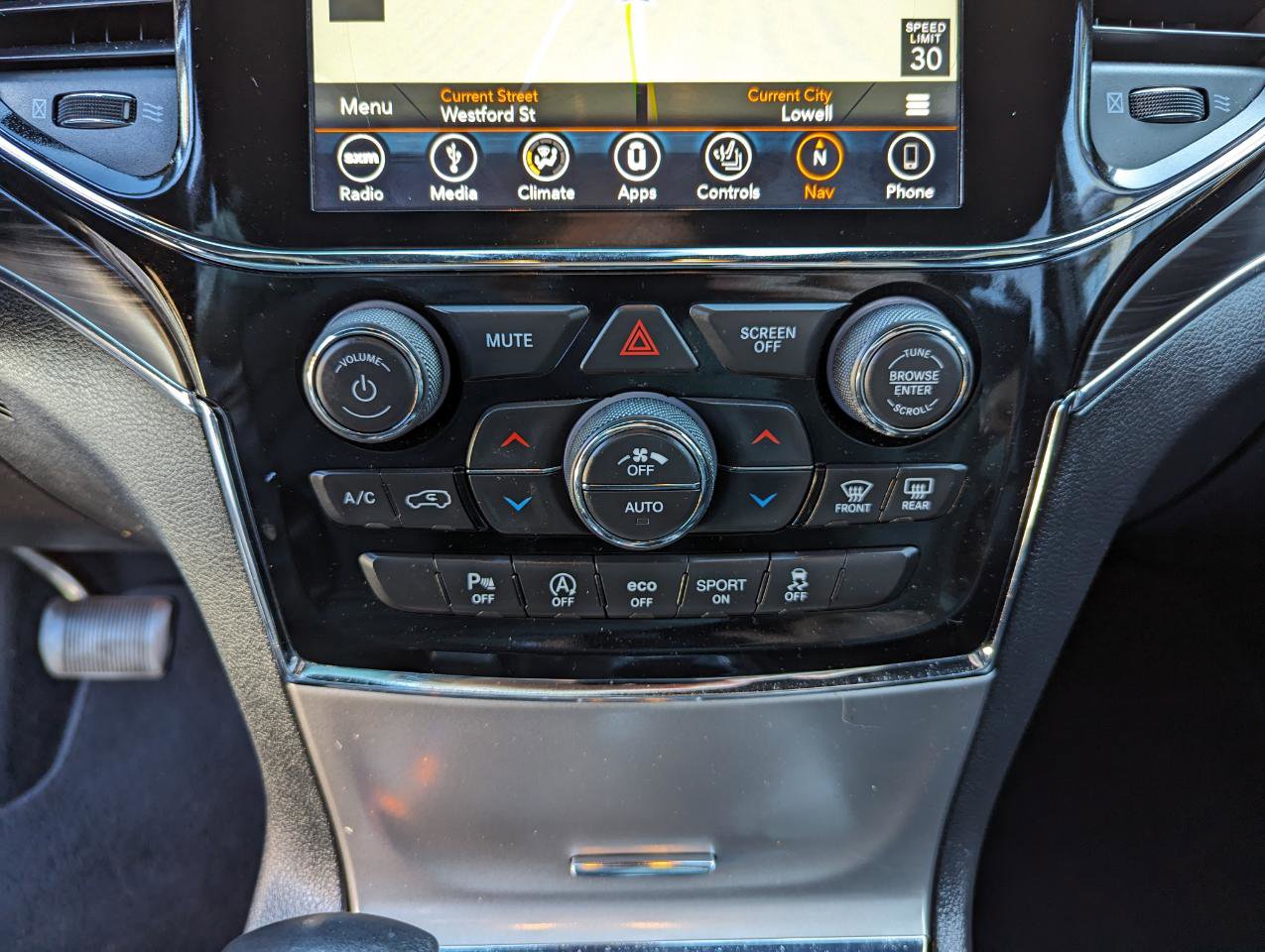 Used 2019 Jeep Grand Cherokee Limited AWD/4WD image 22
