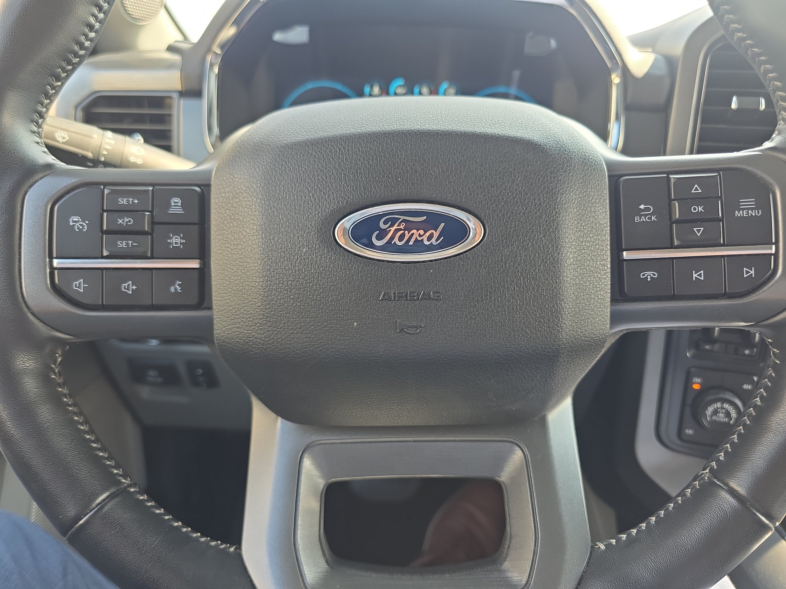 Used 2022 Ford F150 Lariat w/ Equipment Group 502A High AWD/4WD image 16