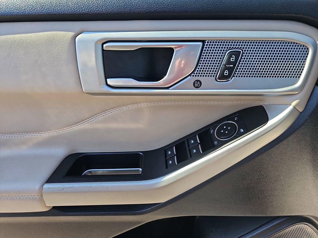 Used 2023 Ford Explorer Limited image 34