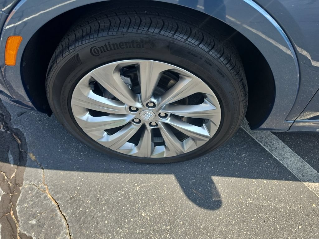 Certified 2025 Buick Envista Avenir FWD image 11