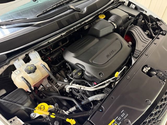 Used 2025 Chrysler Pacifica Limited image 52