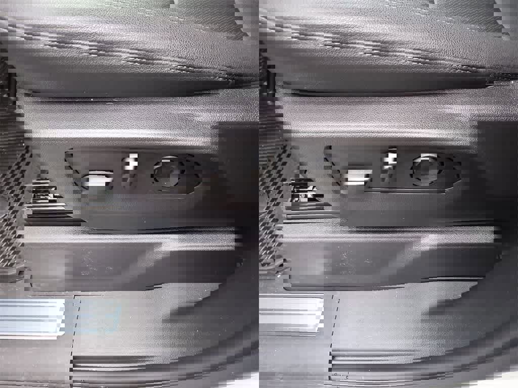 Used 2025 GMC Sierra 1500 SLT w/ SLT Premium Plus Package image 12