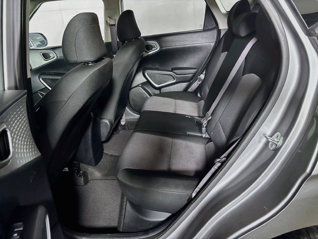 Used 2023 Kia Soul LX w/ LX Technology Package FWD image 19