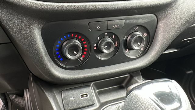 Used 2022 RAM ProMaster City Base image 16