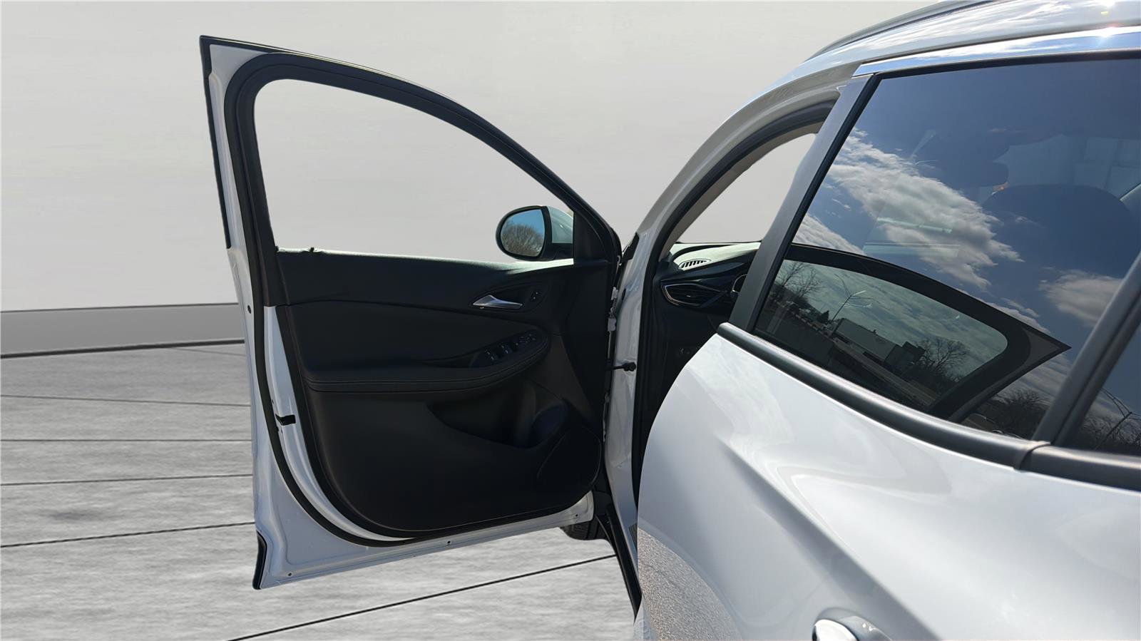 Used 2023 Buick Encore GX Select AWD/4WD image 14