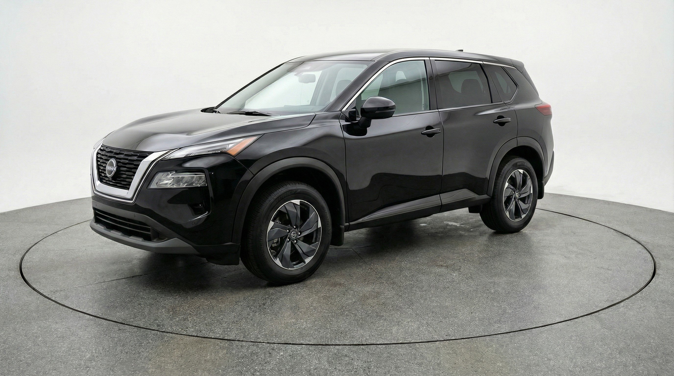 Used 2025 Nissan Rogue SV AWD/4WD image 3