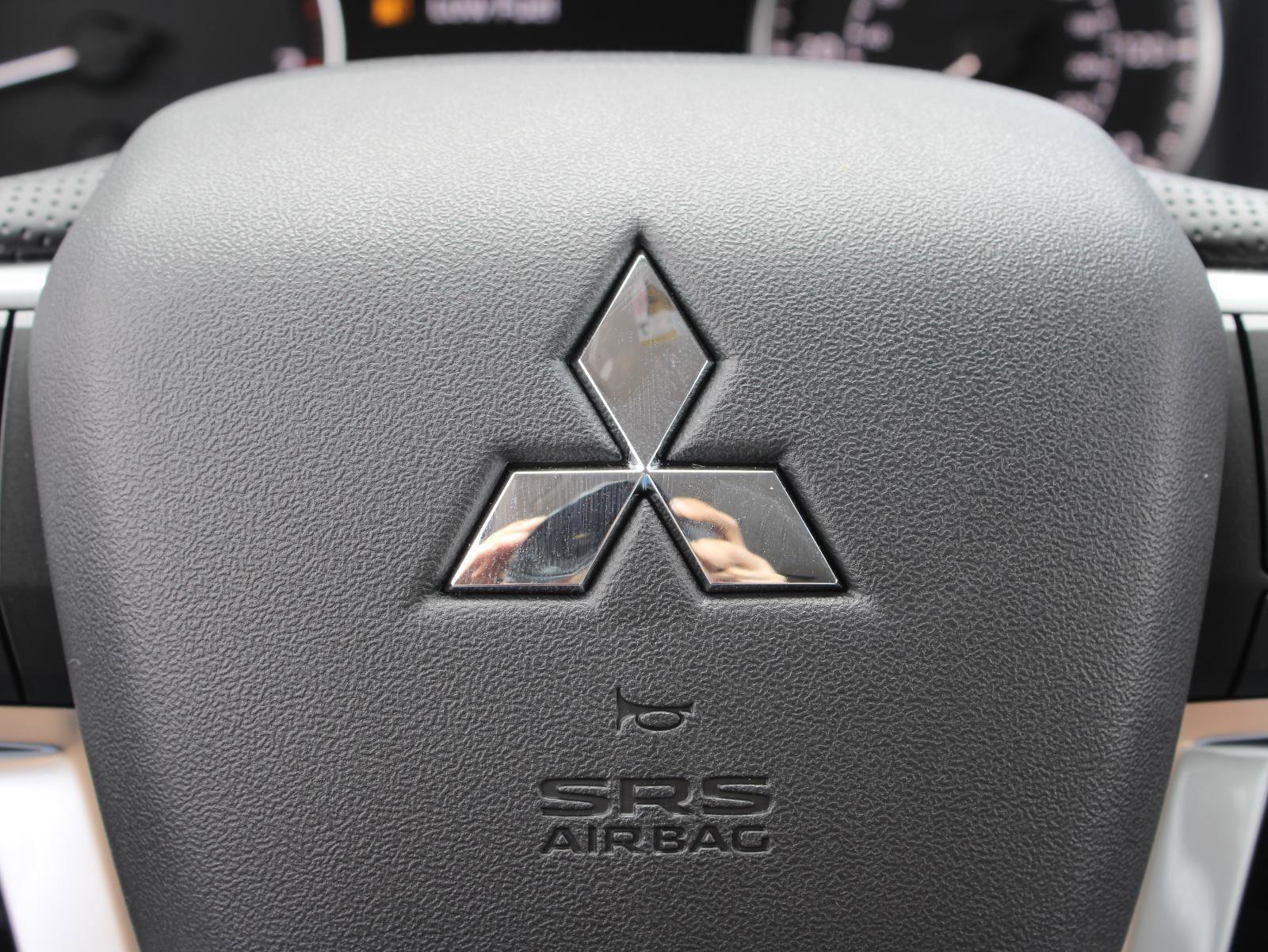 New 2025 Mitsubishi Outlander SE image 30