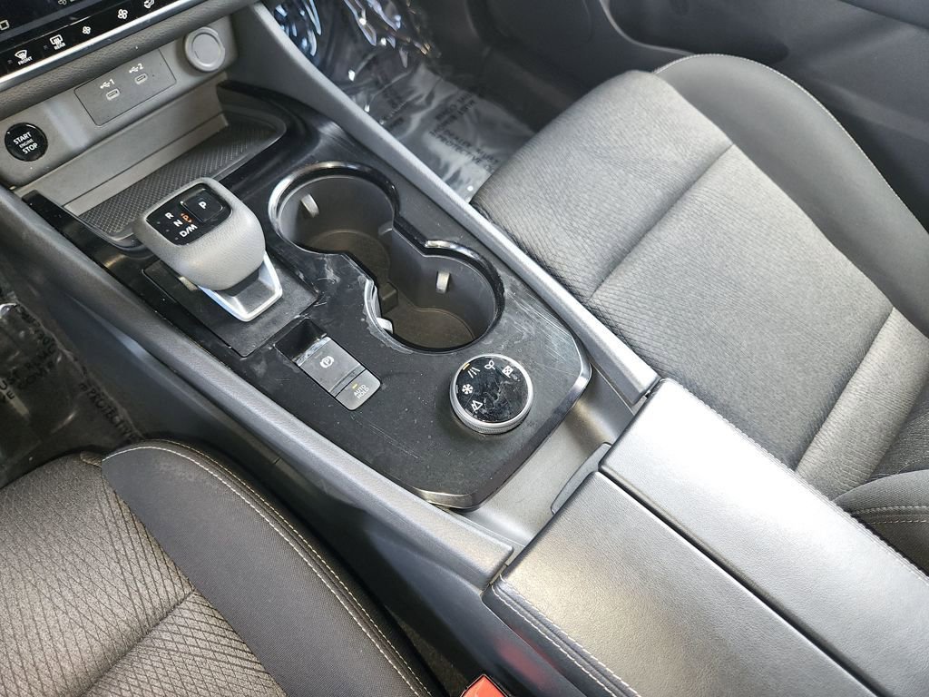 Used 2025 Nissan Rogue SV image 21