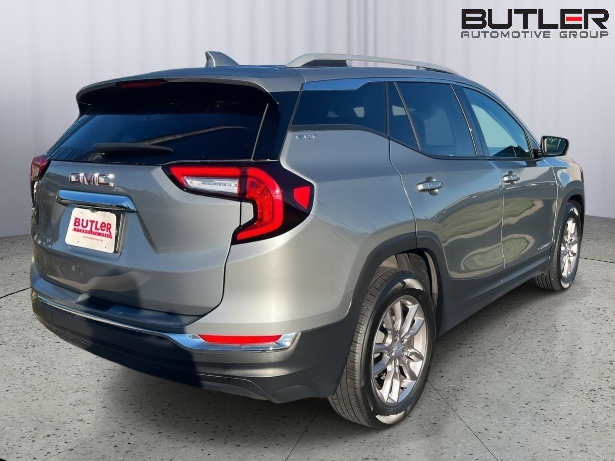 Used 2023 GMC Terrain SLT image 5