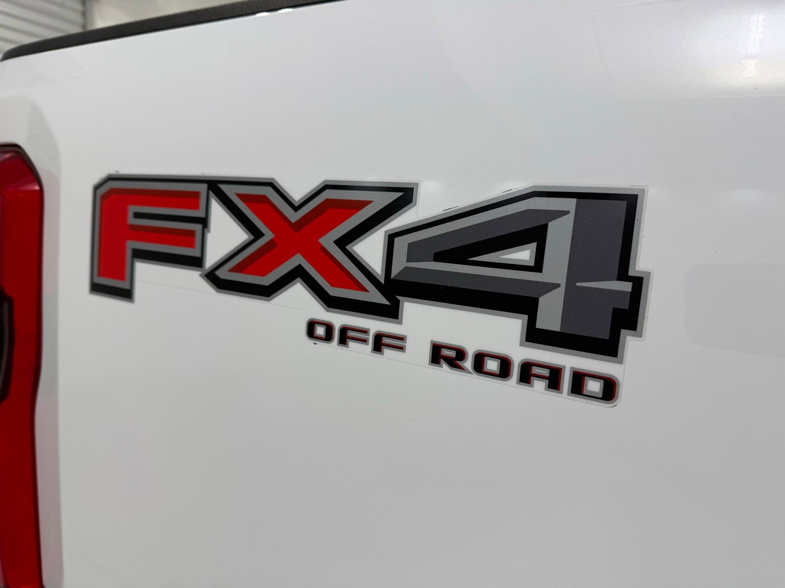 Used 2023 Ford F250 Lariat w/ FX4 Off-Road Package image 10