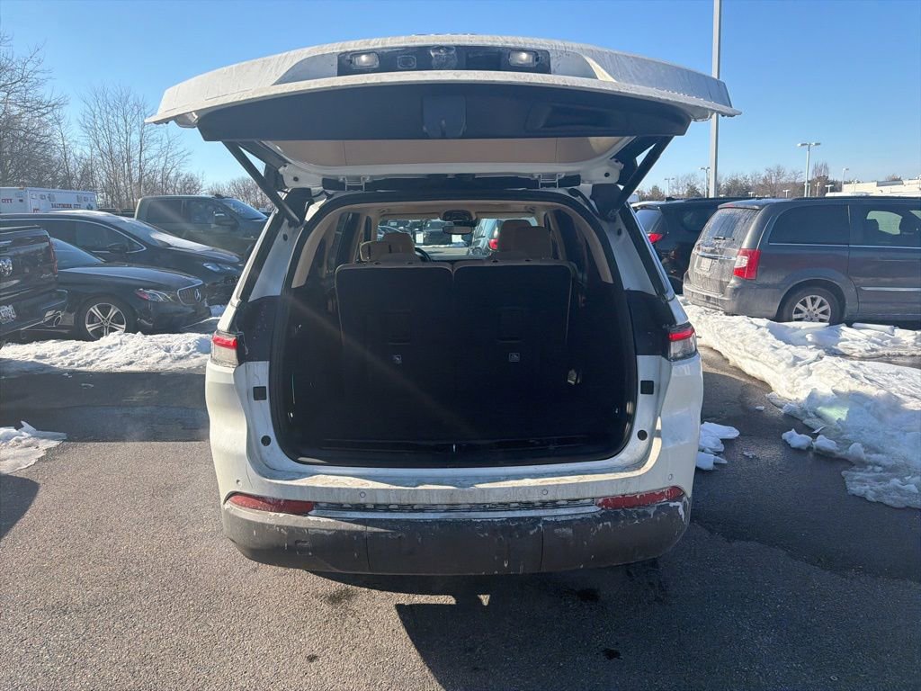 Used 2022 Jeep Grand Cherokee L Limited image 12