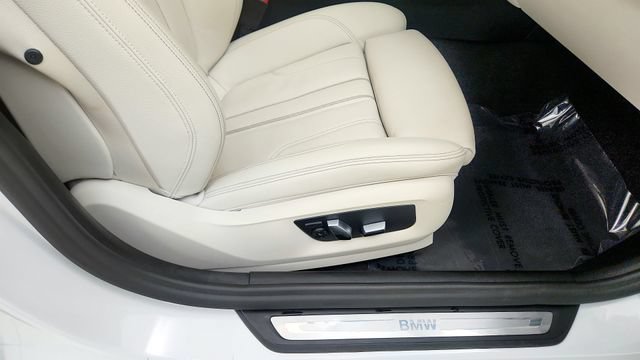 Used 2021 BMW 540i w/ Executive Package RWD image 36