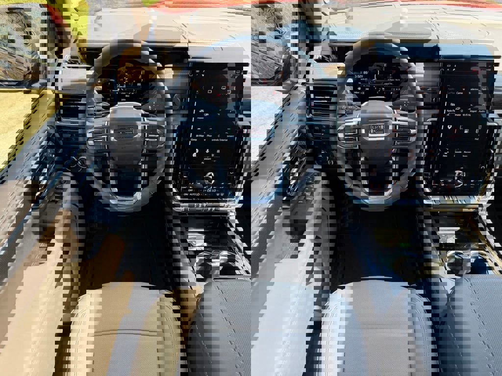 Used 2025 GMC Yukon Elevation w/ Elevation Premium Package image 31