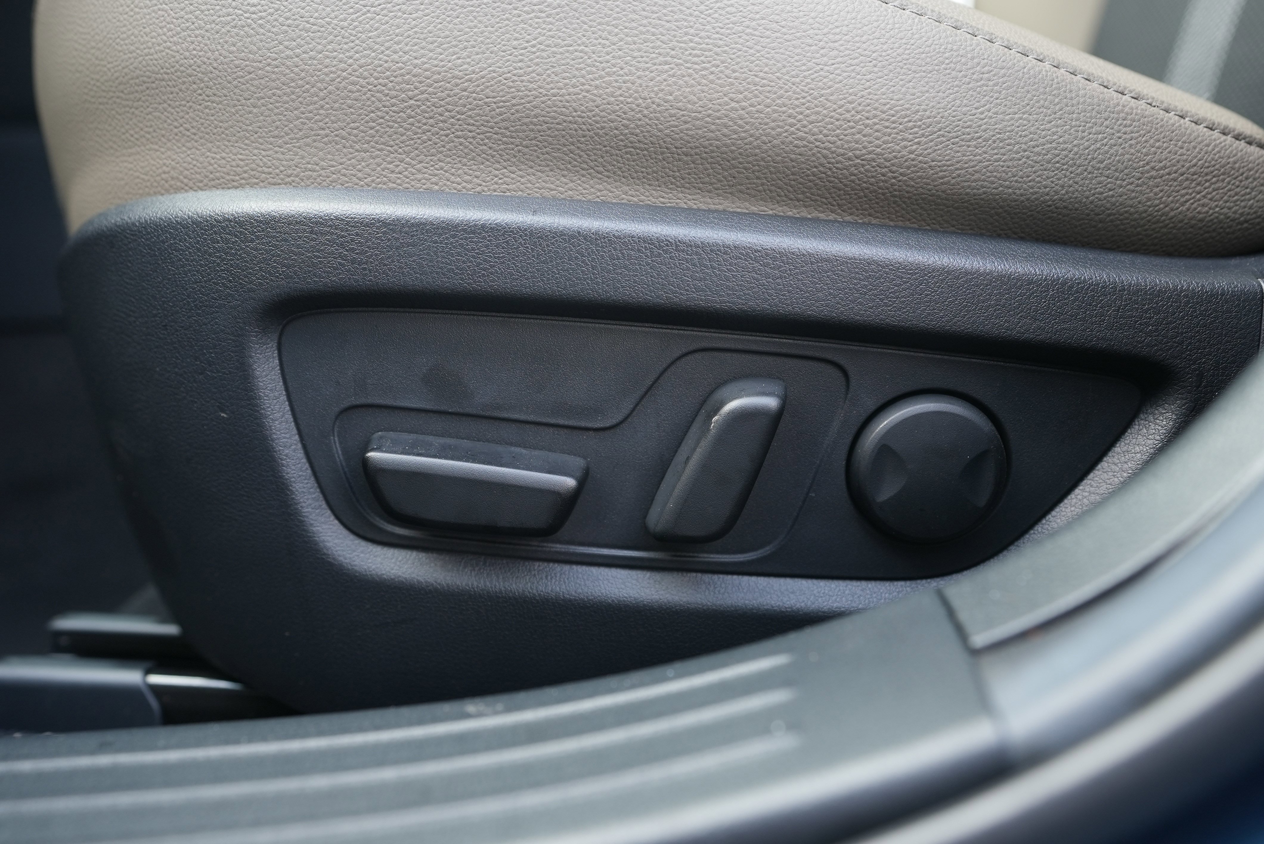 Certified 2025 MAZDA CX-50 AWD 2.5 S w/ Premium Package image 24