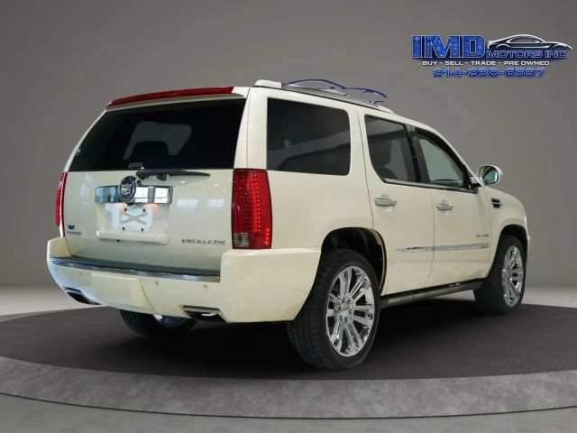 Used 2013 Cadillac Escalade Platinum AWD/4WD image 7
